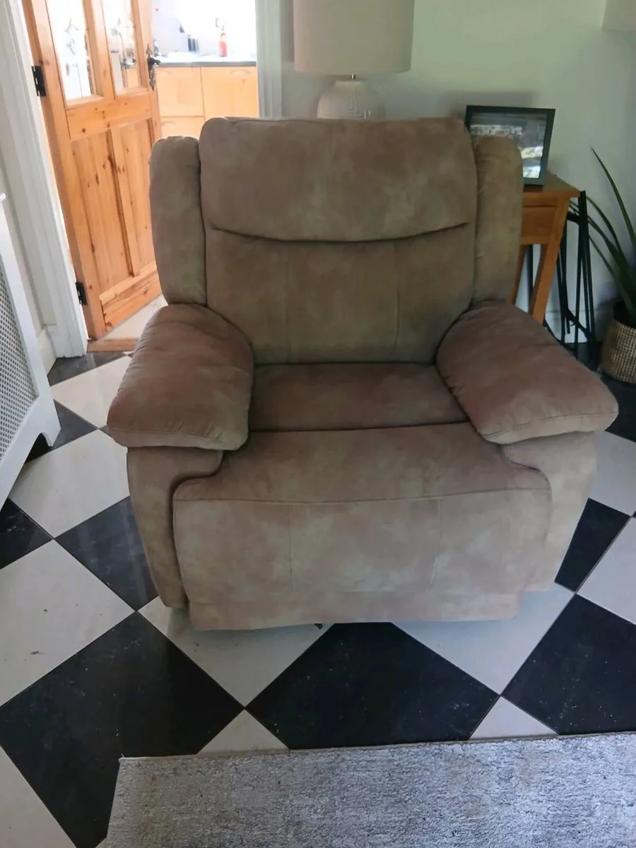 Recliner Armchair - Image 4