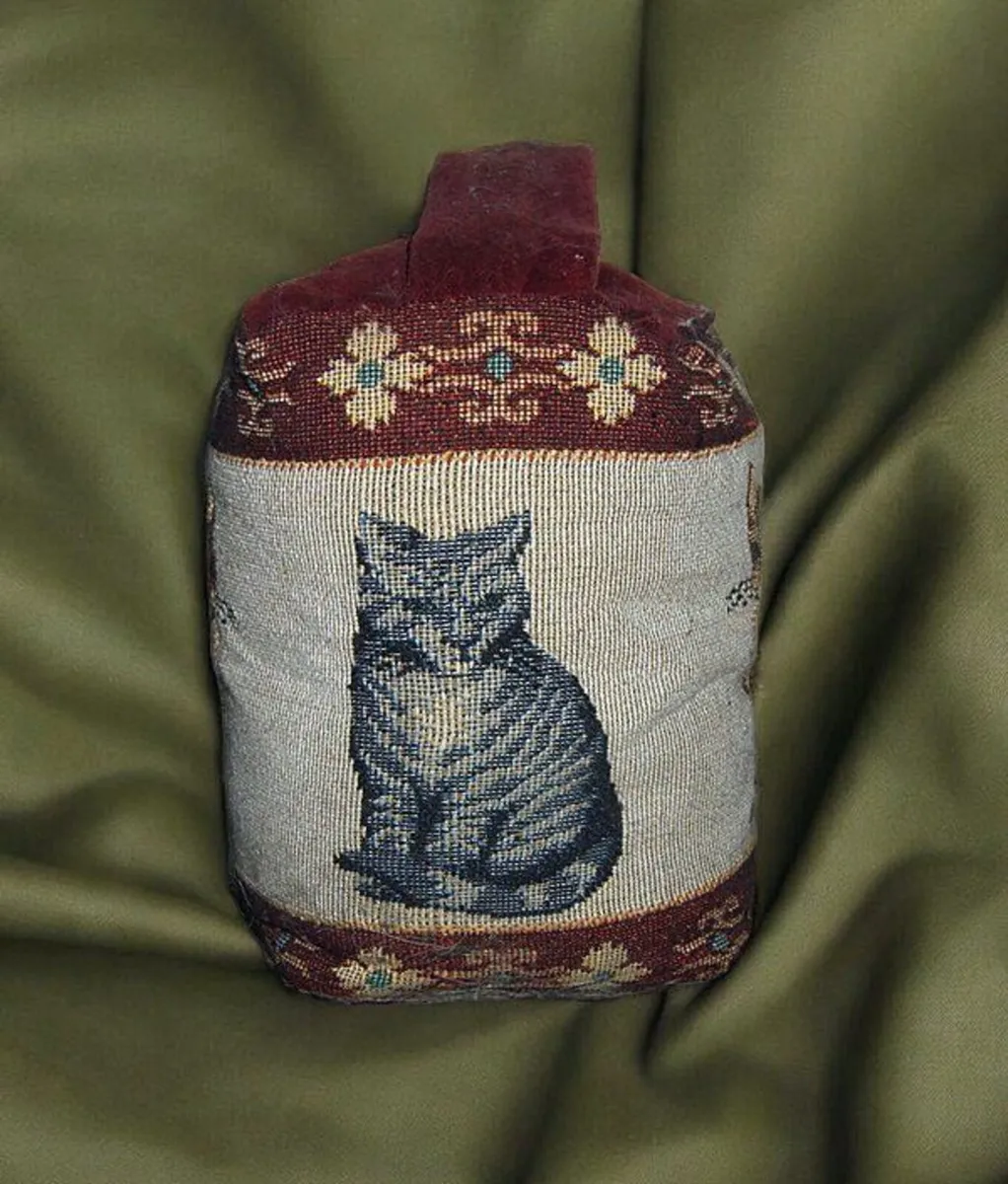 Vintage Harrods Tapestry Cat Doorstop - Weighted - Image 4