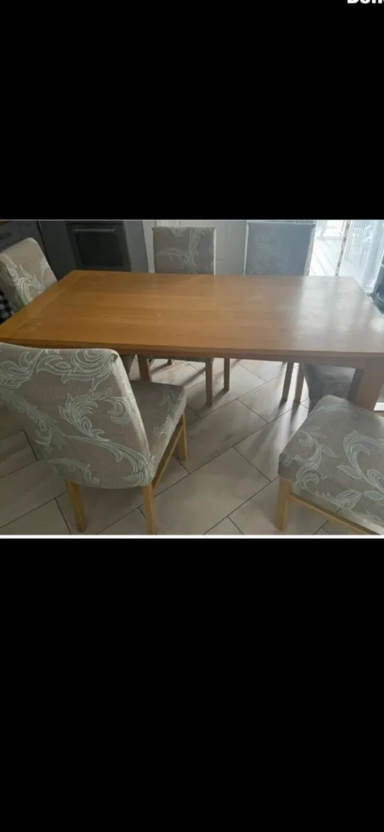 Free Table / 6 chairs