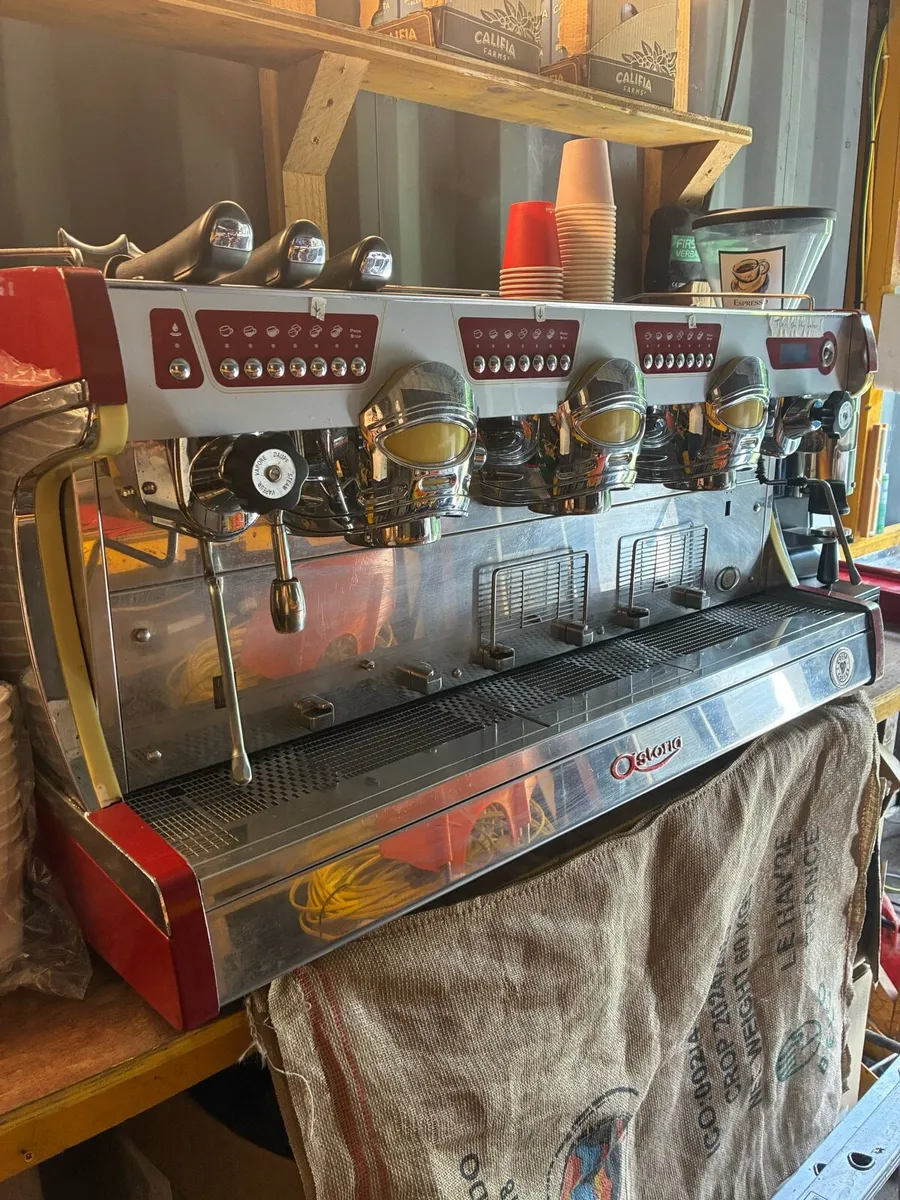 Astoria 3 group coffee machine + grinder