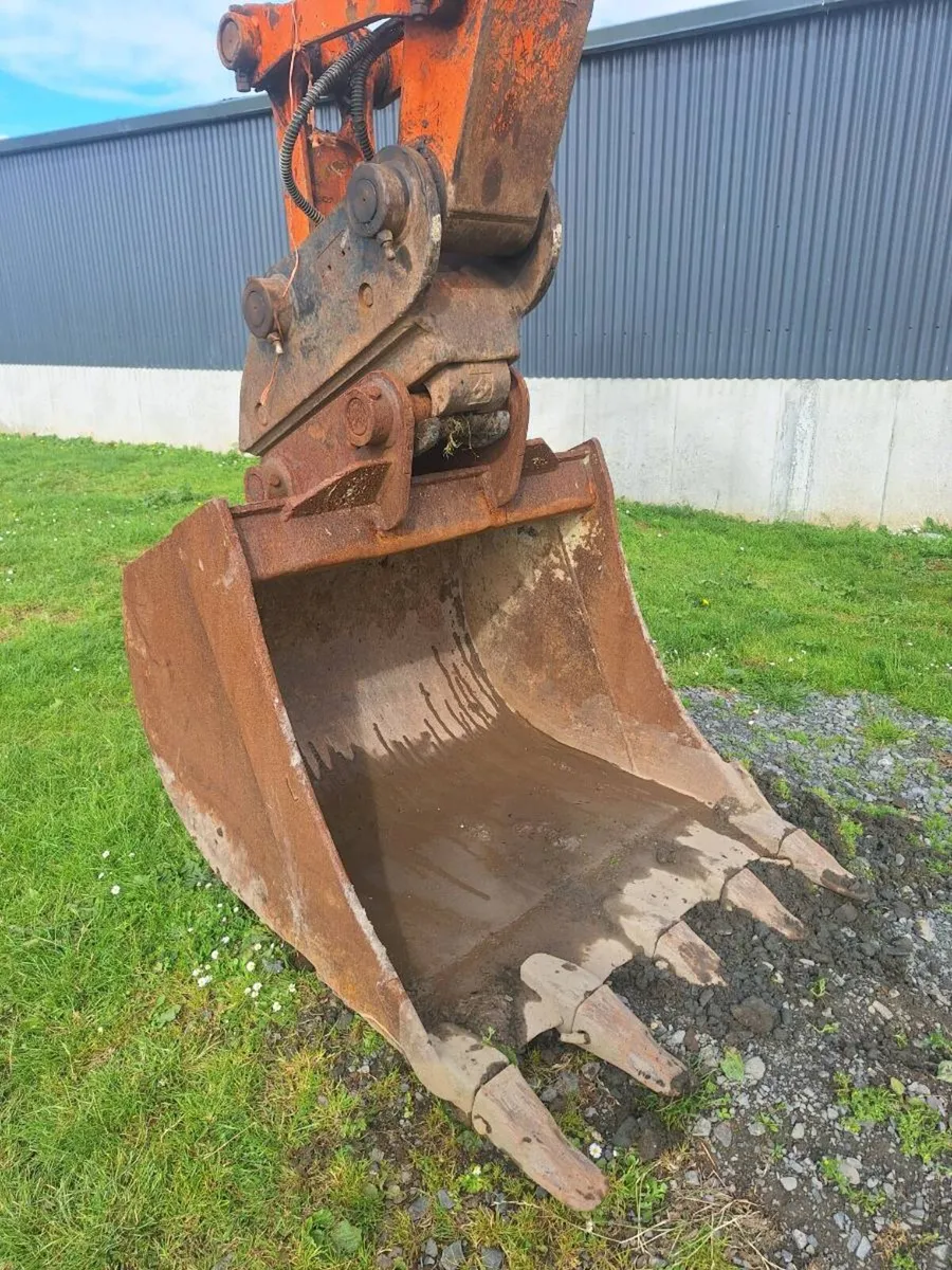 Digging bucket - Image 1