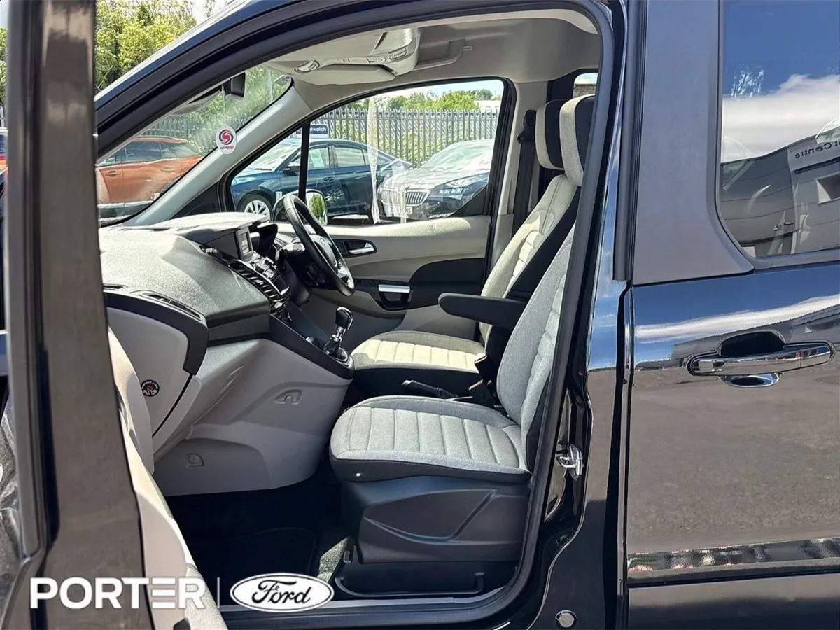 Ford Transit Connect *TITANIUM* 1.5 100PS TDCI - Image 4