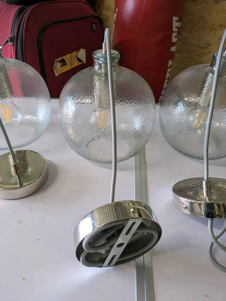 Globe & pendant lights - Image 3