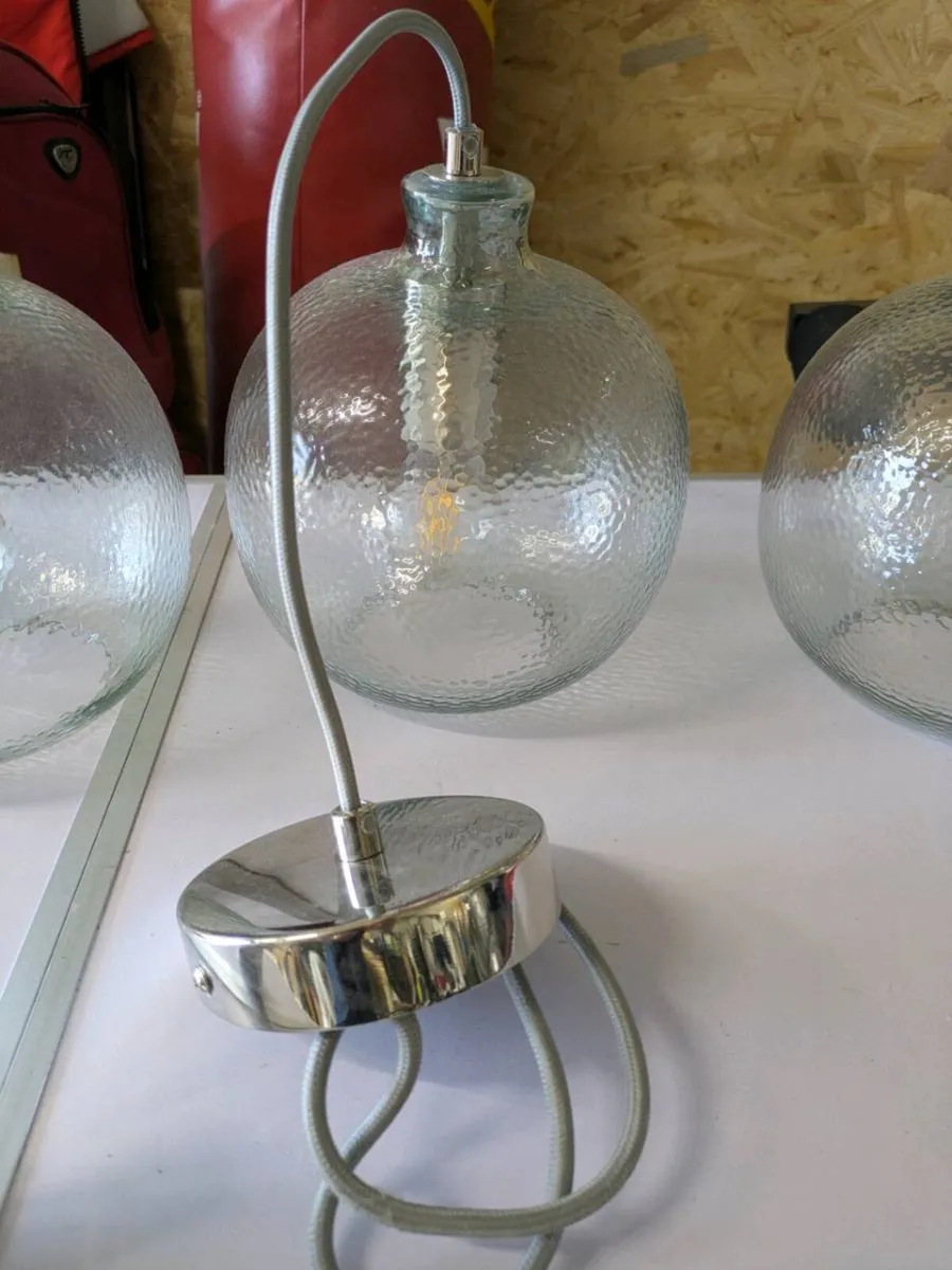 Globe & pendant lights - Image 4