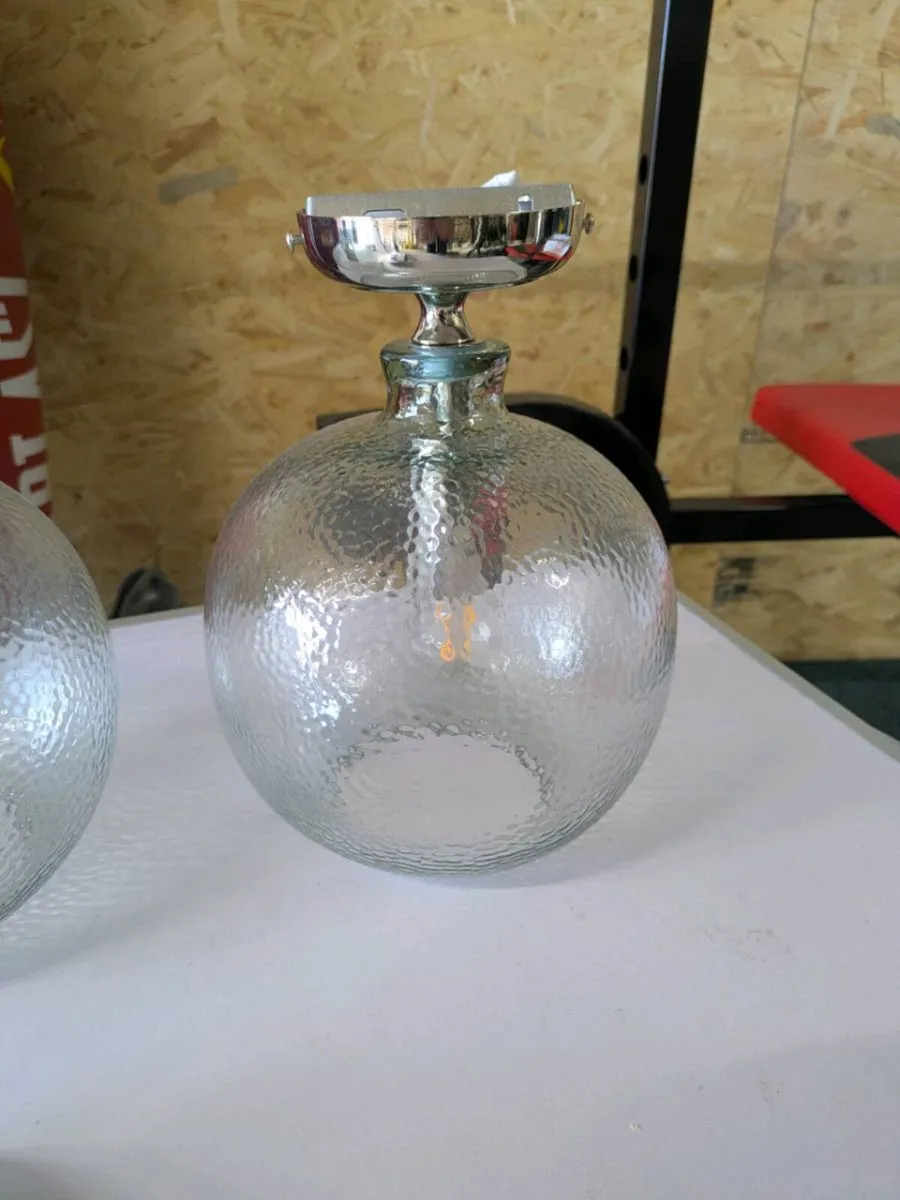 Globe & pendant lights - Image 1