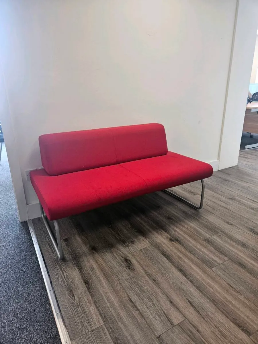 Sofa couch - Image 1