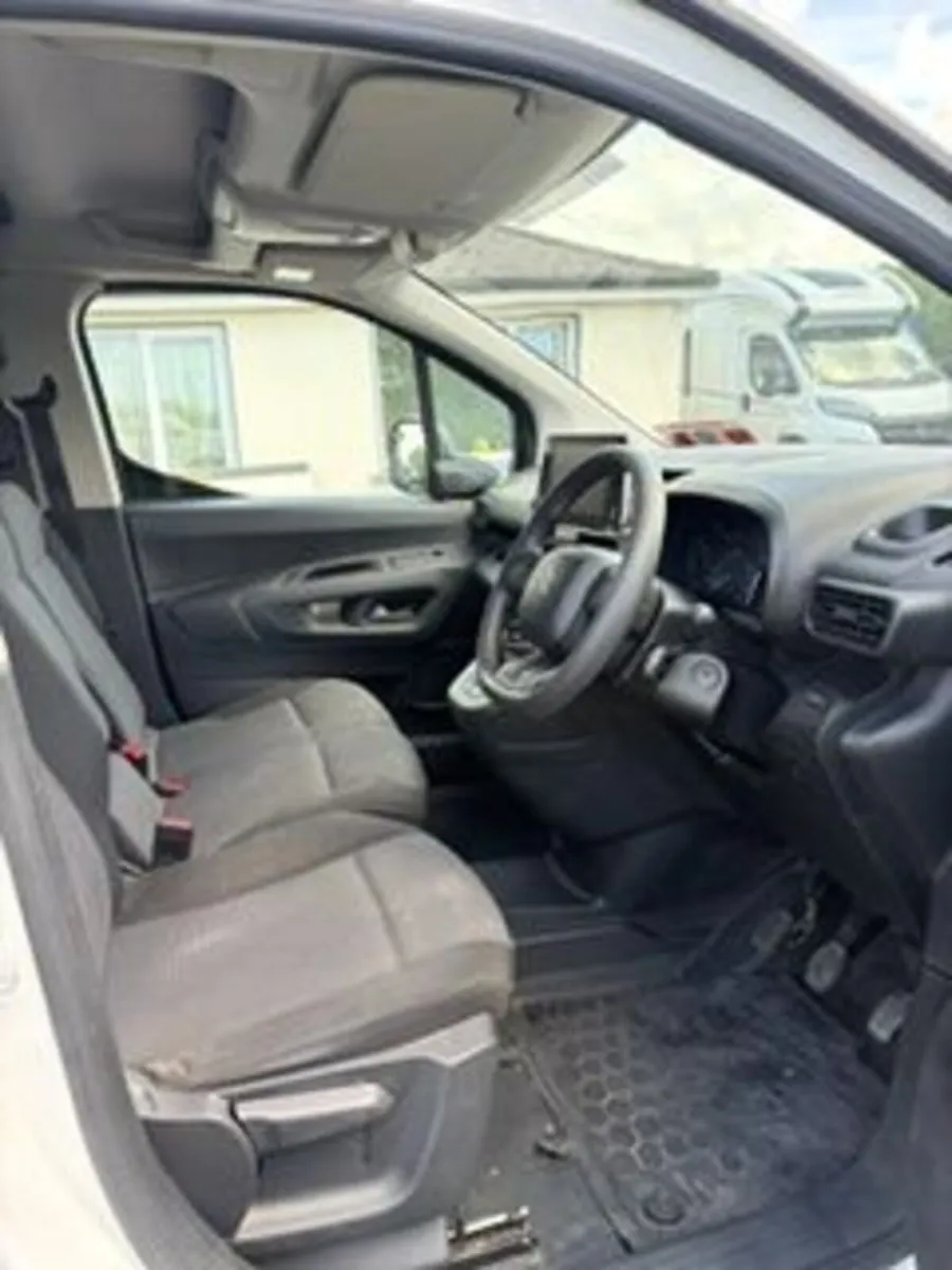 Citroen Berlingo 2022 - Image 2