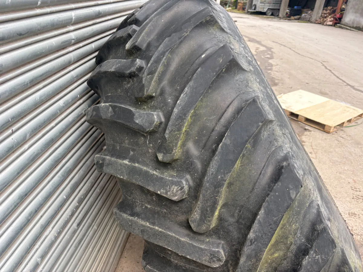 650/75/32 wheel - Image 3