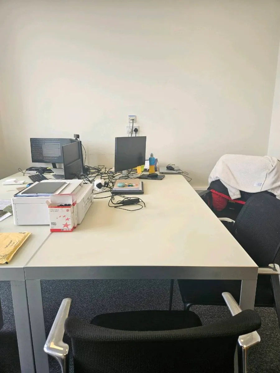 Desk - Image 2