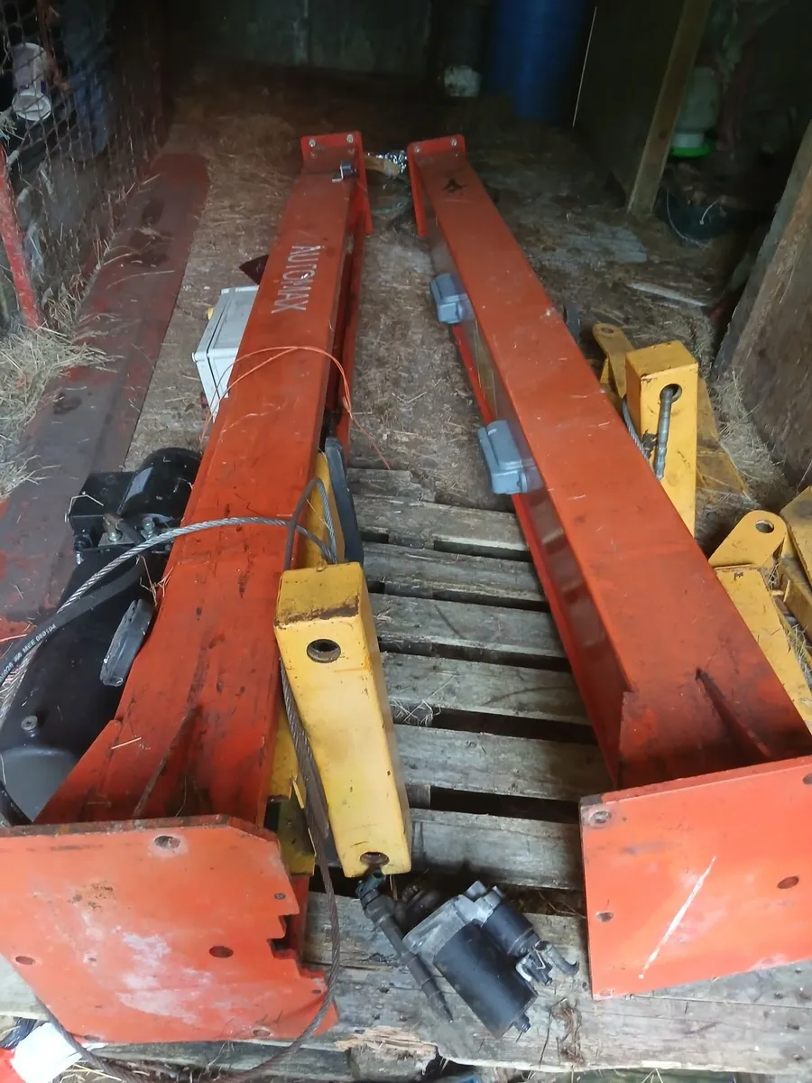 2 post Automax car lift - Image 4