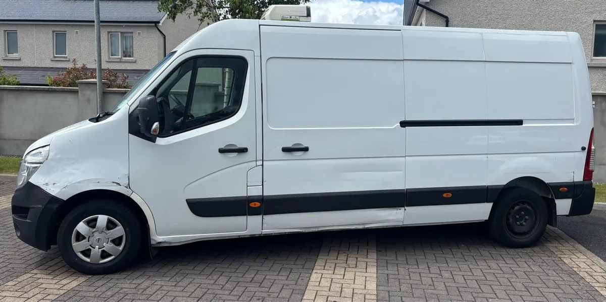 2021 Nissan NV400 L3H2 Refrigerated Van NEW DOE - Image 2