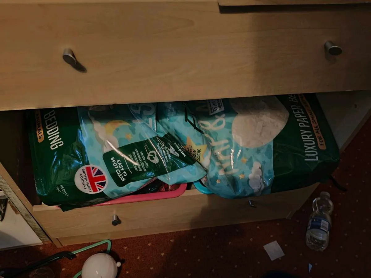 Hamster cage, bedding and toys - Image 2
