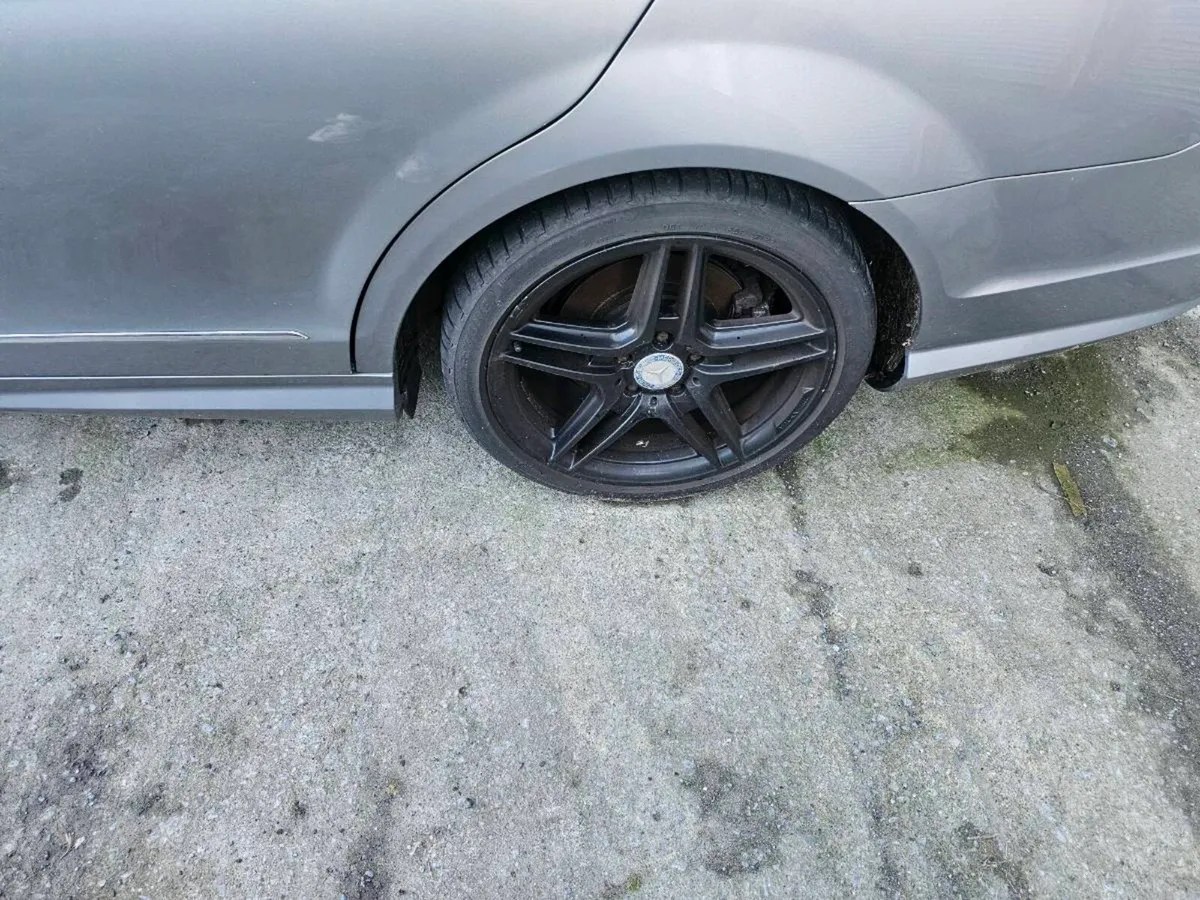 2012 mercedes w204 - Image 4