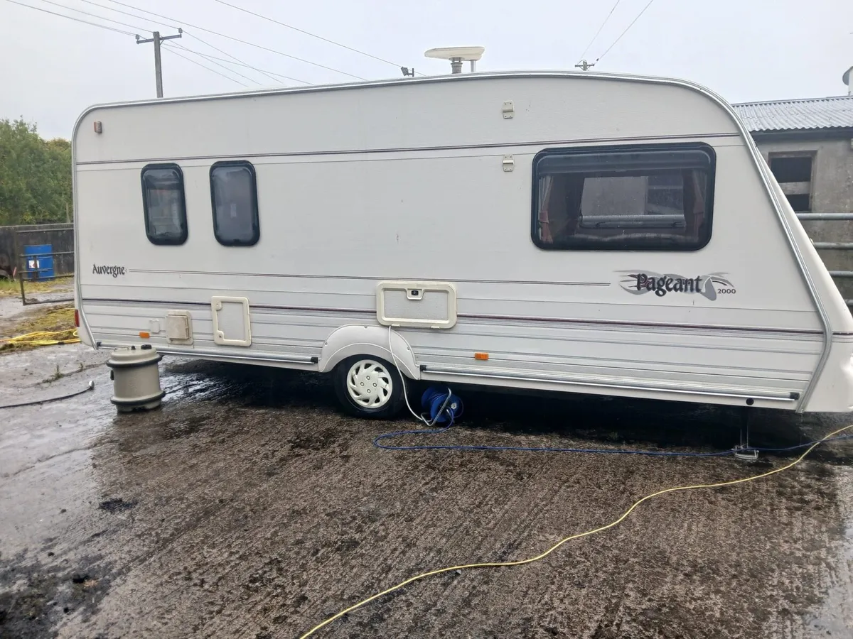 Bailey Pageant caravan - Image 3