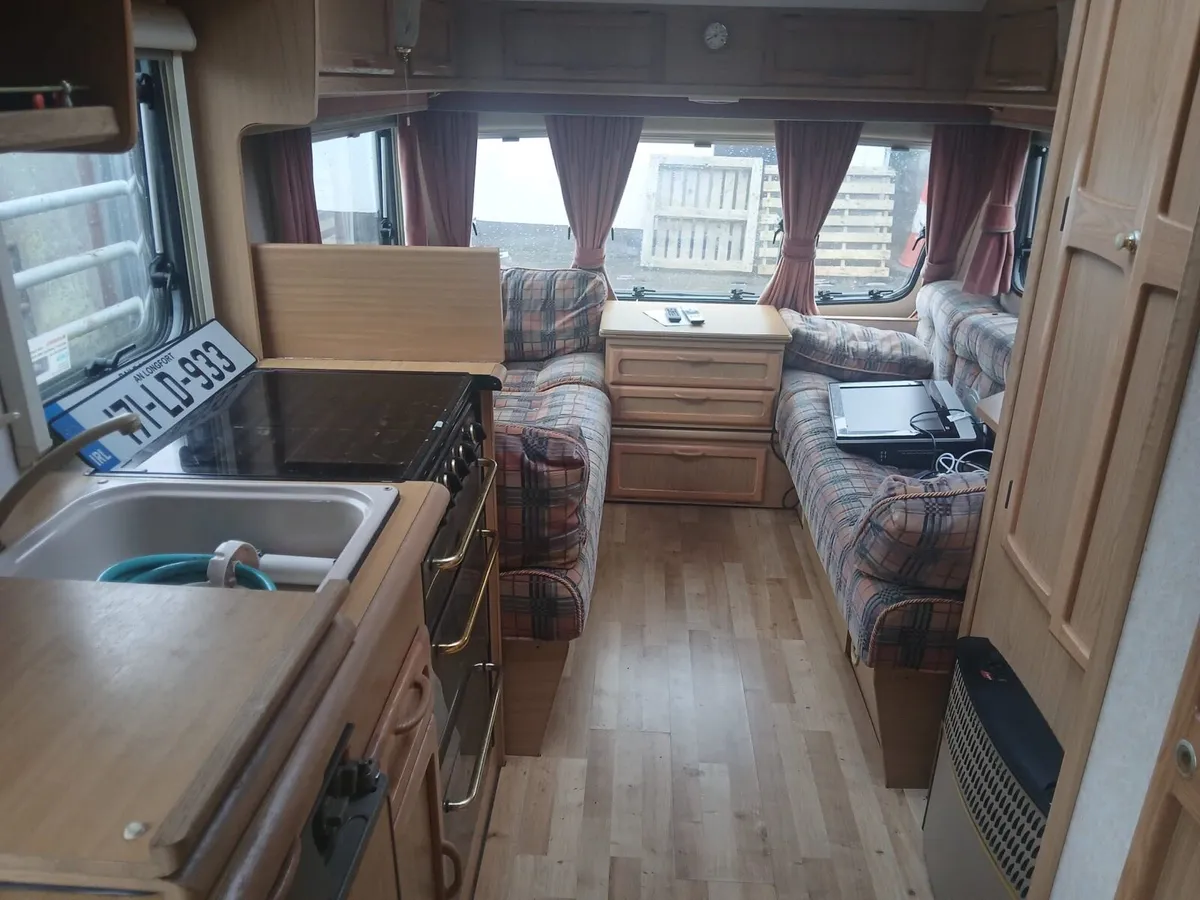 Bailey Pageant caravan - Image 4