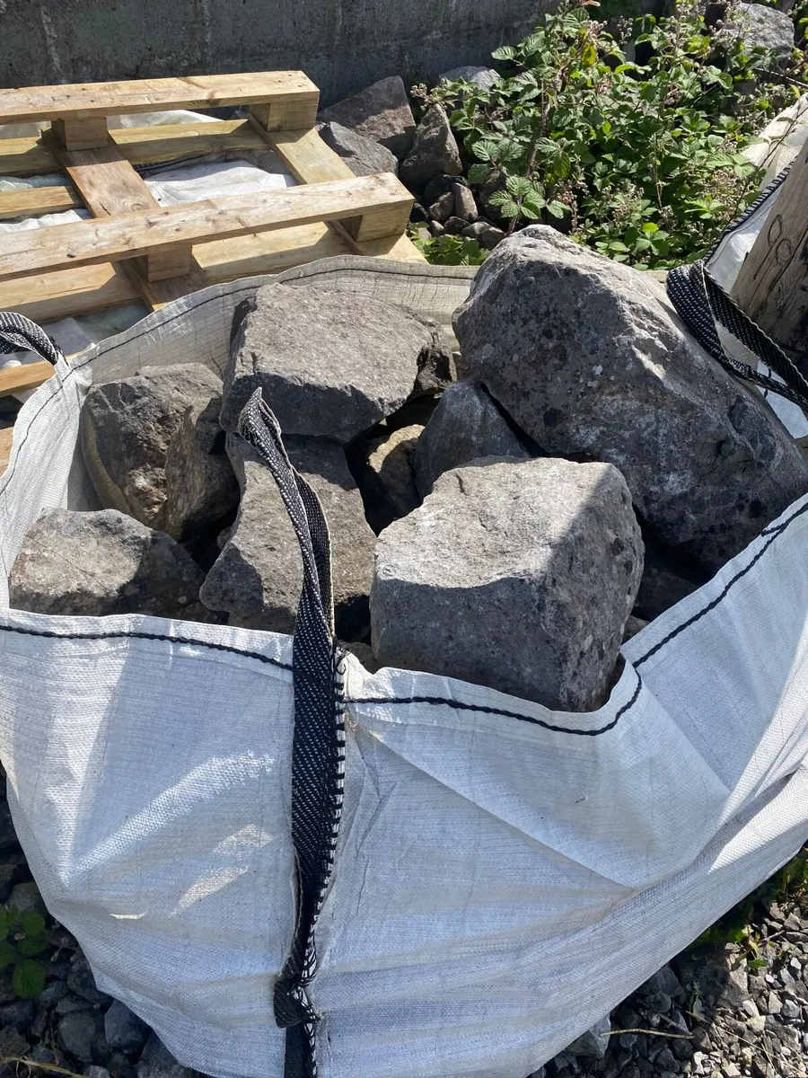 FREE LIMESTONE FIELD STONE - Image 1
