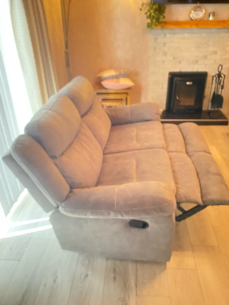 Suite of furniture - Image 2