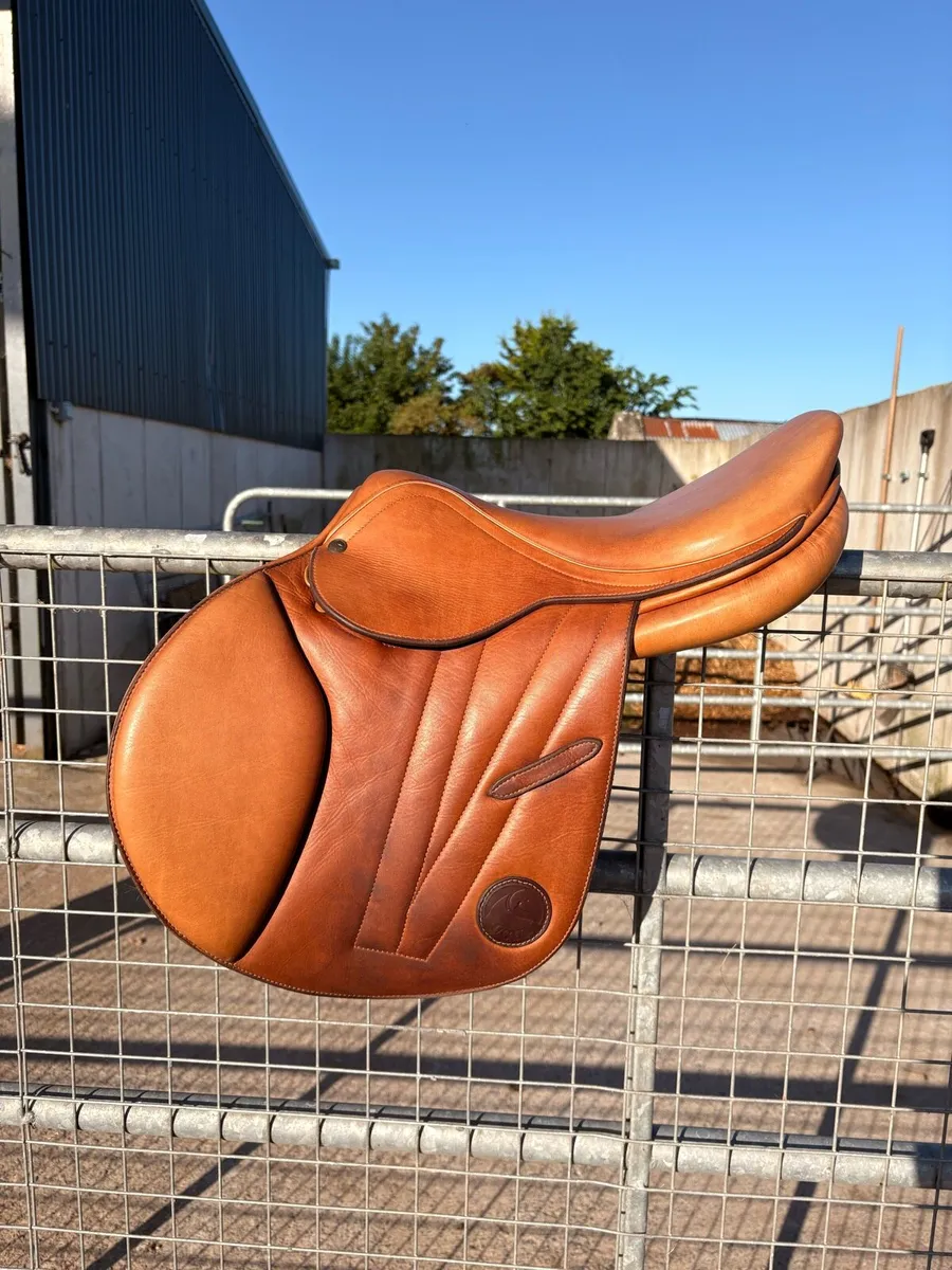 Ucha Jumping Saddle, 17,5“, Medium-Wide - Image 2