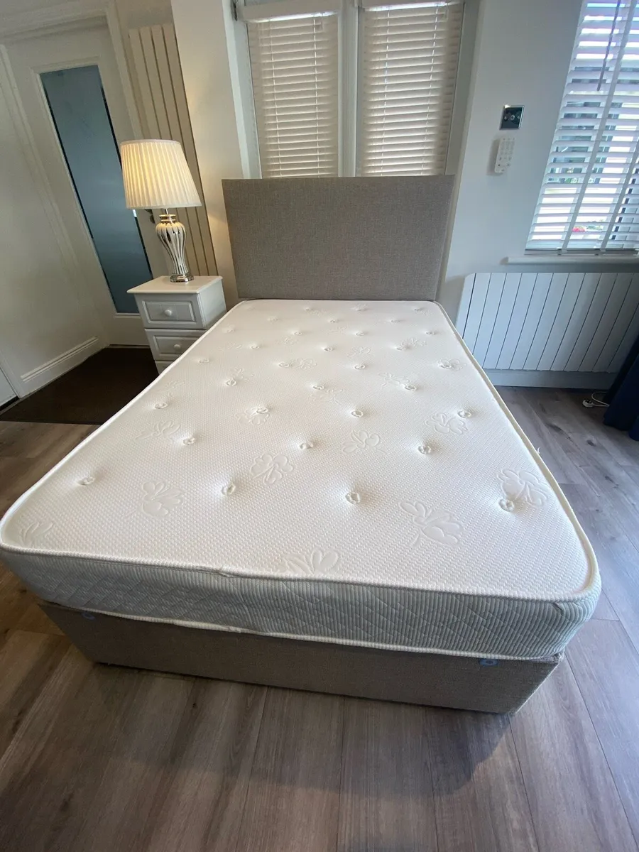 Bed - Image 1
