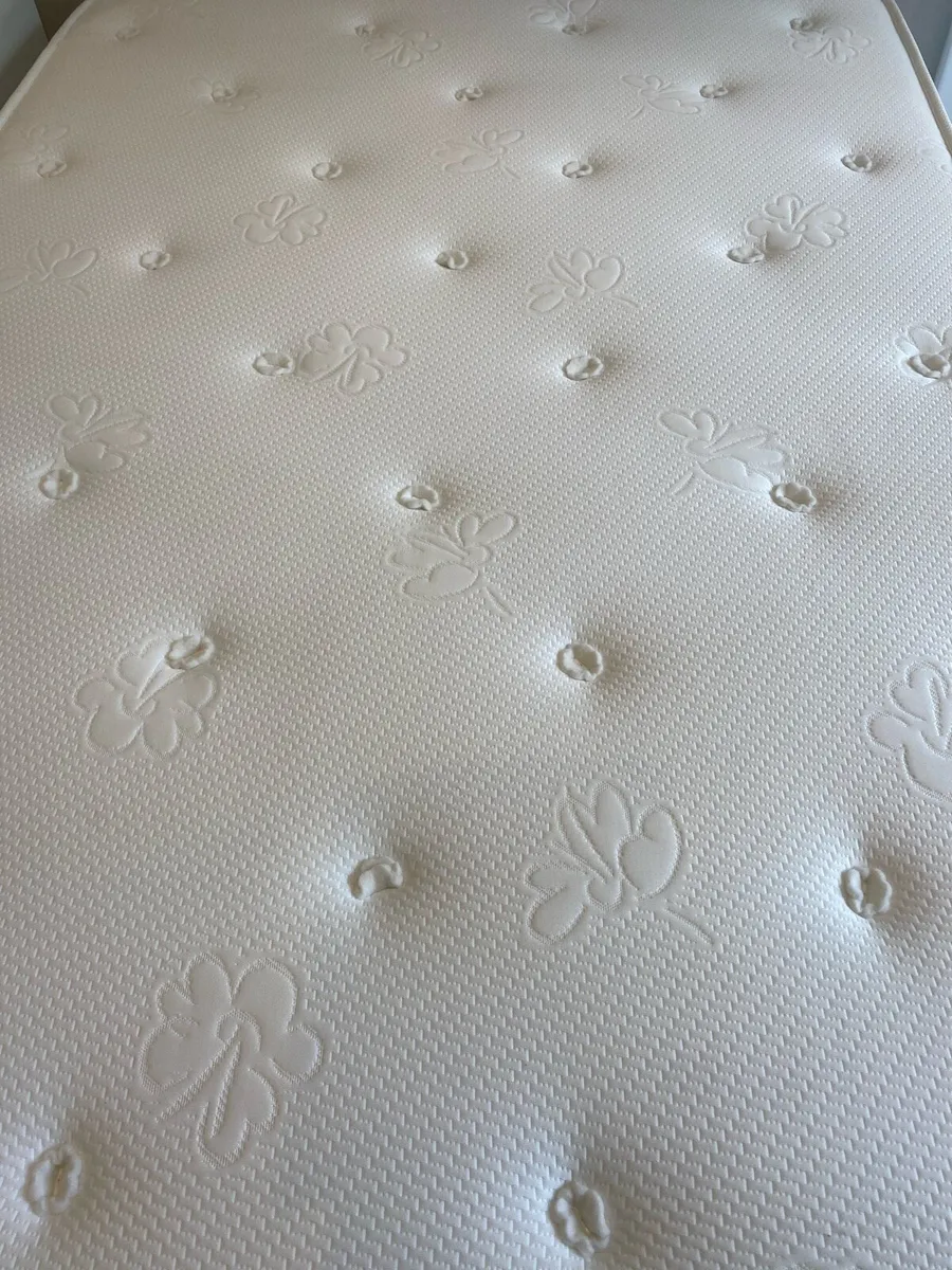 Bed - Image 3