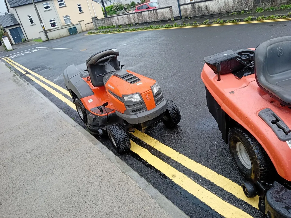 Husqvarna ride on lawnmower - Image 2