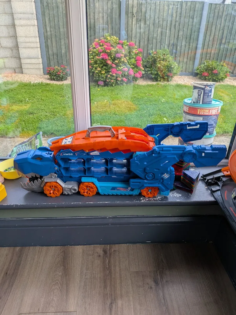 Hot Wheels City Let's Race Ultimate T-Rex Transpor - Image 3