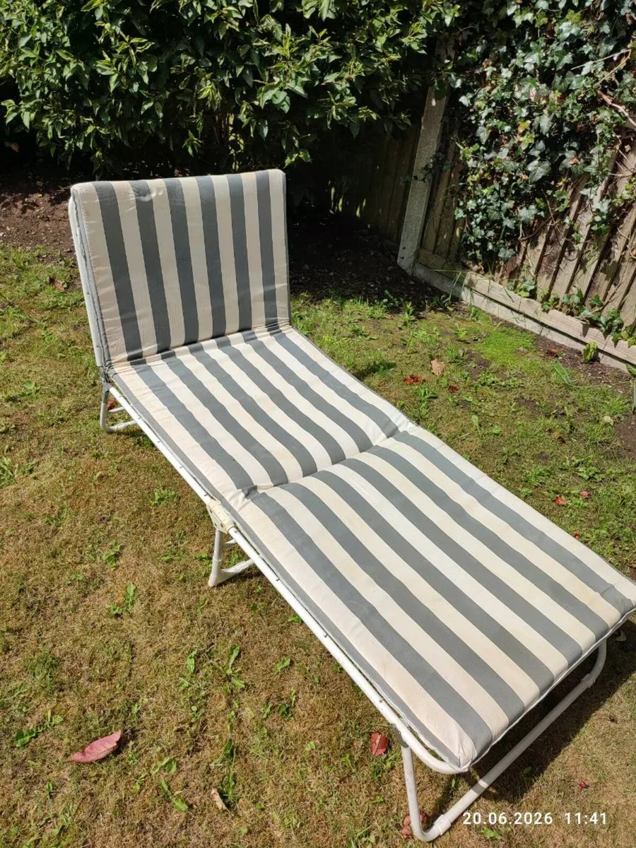 folding travel bed - Image 1