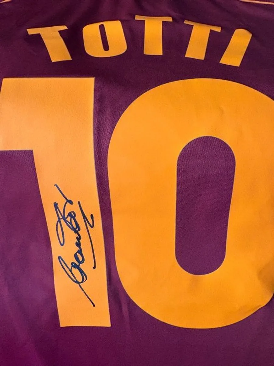 Francesco Totti signed Roma jersey - Image 2