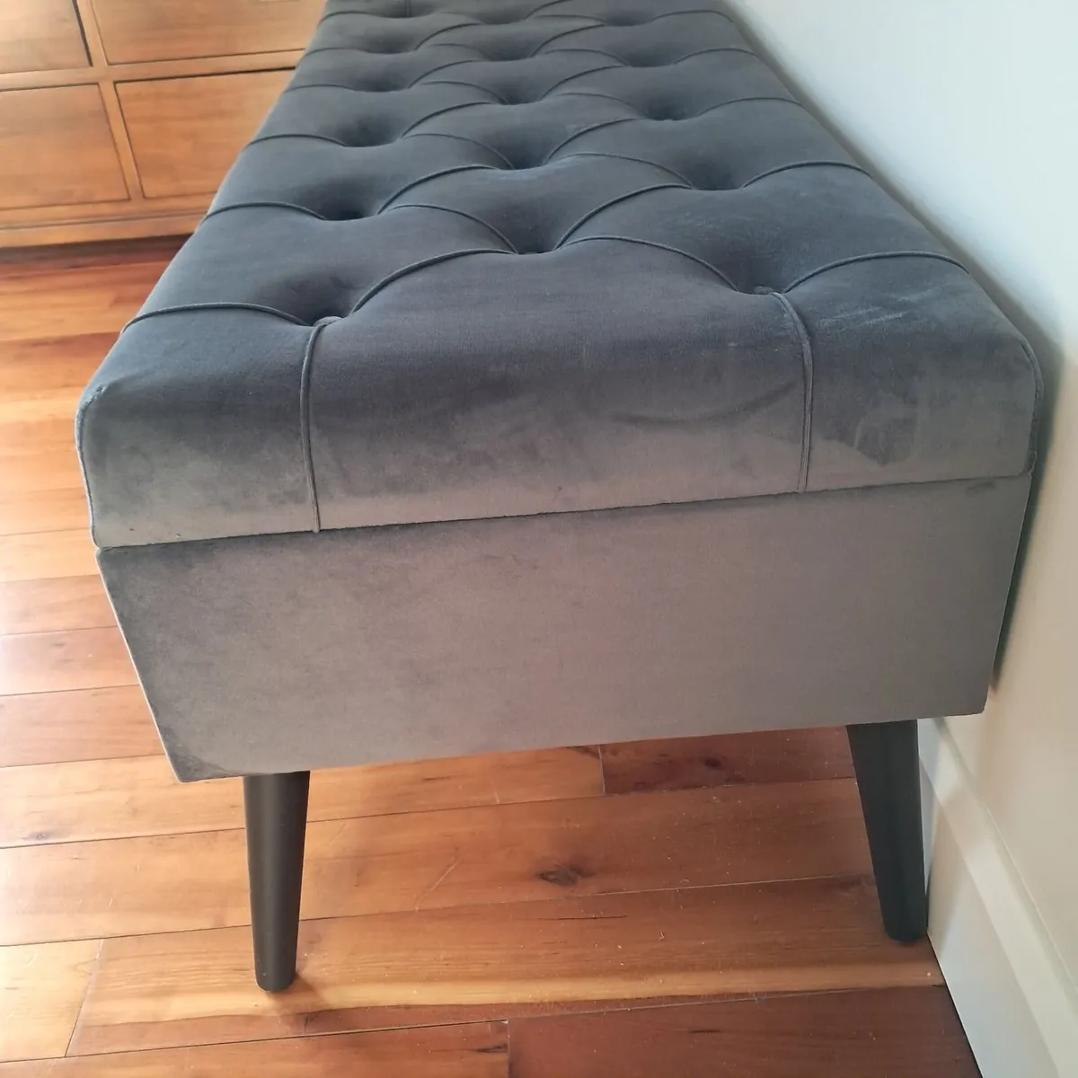 bench - Image 1