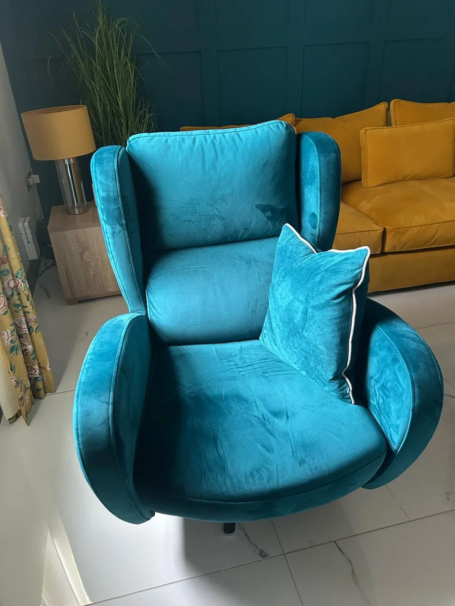 Sofa - Image 3