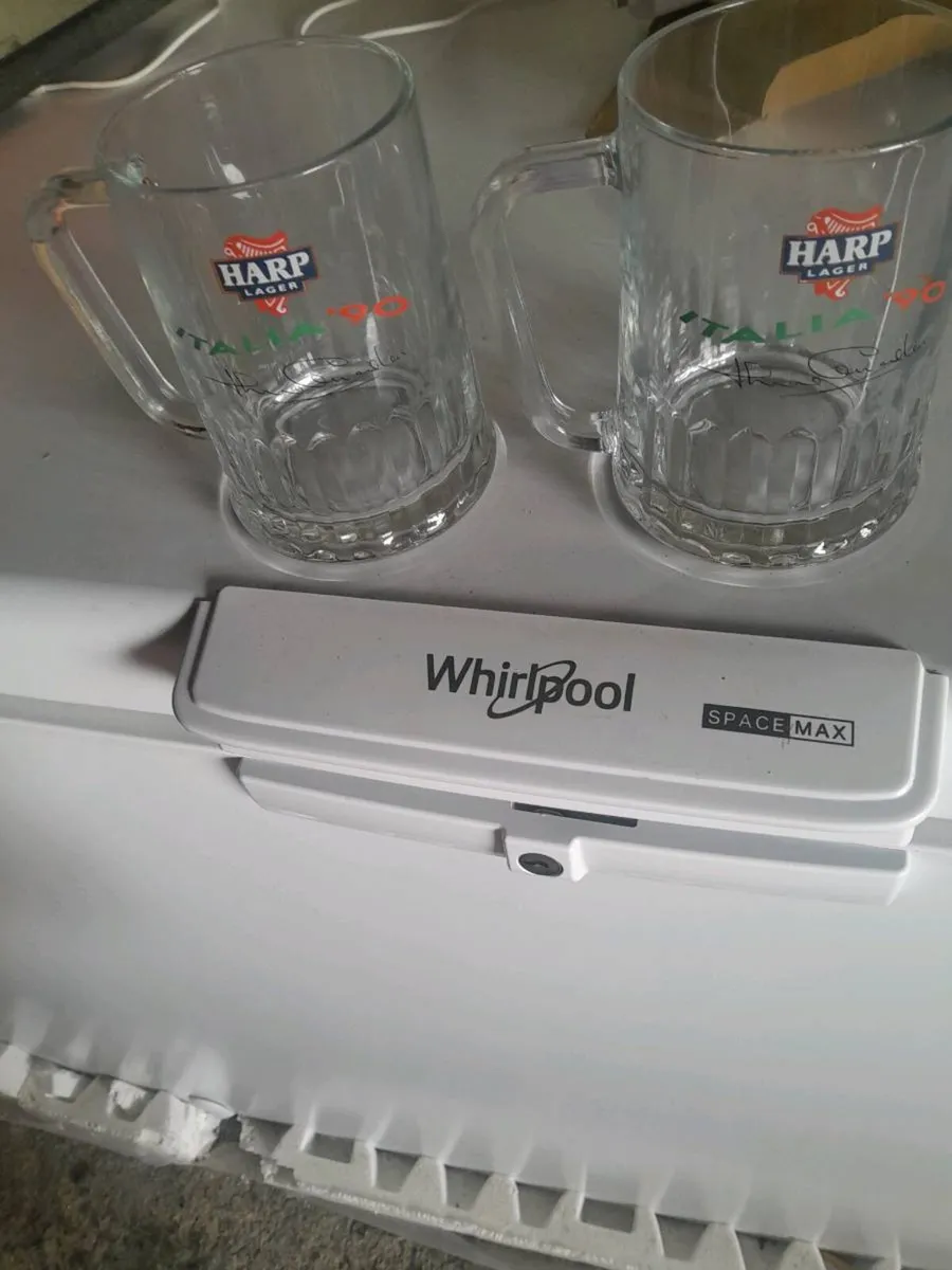 Two harp lager italia90 tankards - Image 1