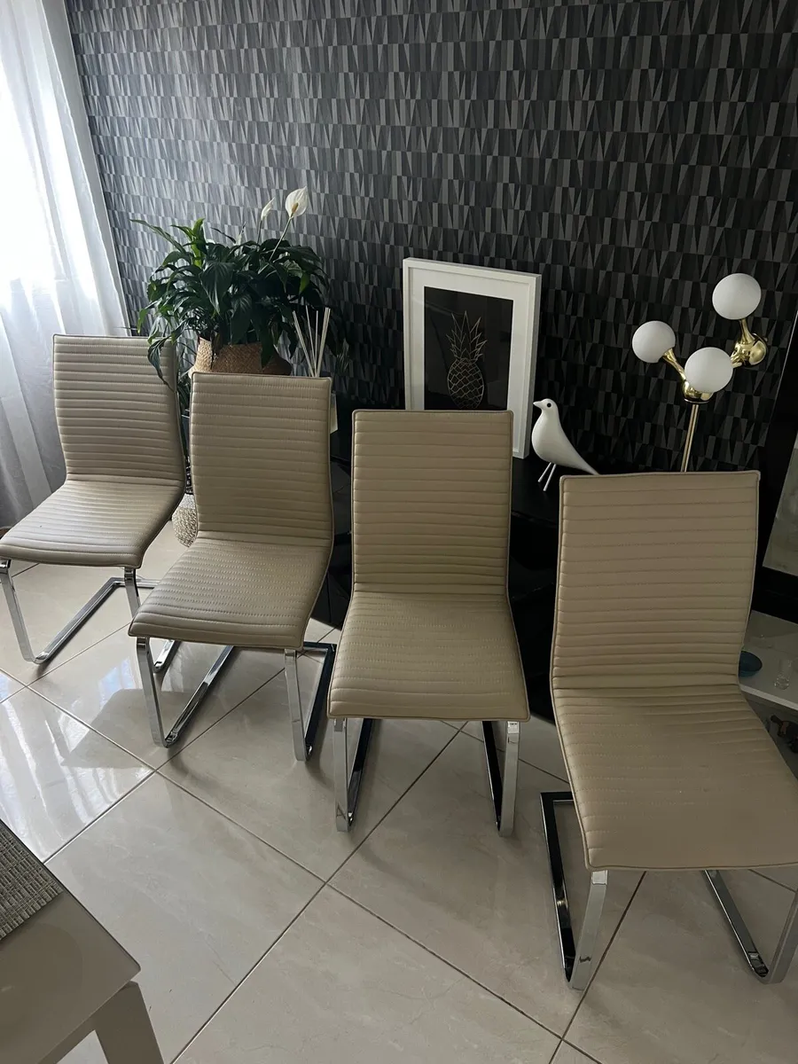4 dinning chairs - Image 1