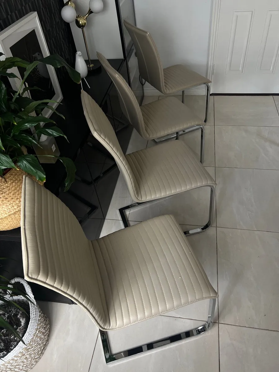 4 dinning chairs - Image 2