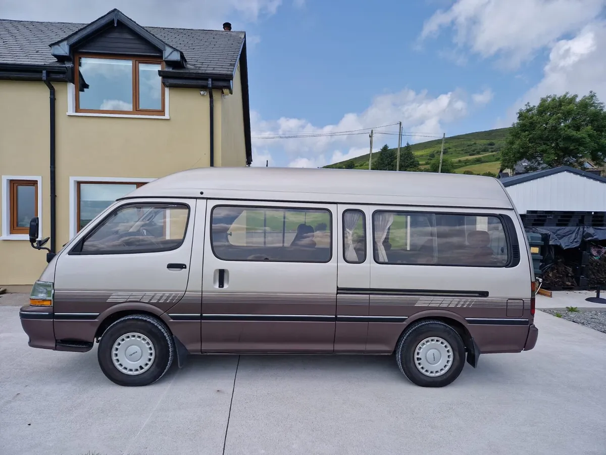 1992 Toyota Hiace Wagon Grand Cabin G - Image 2