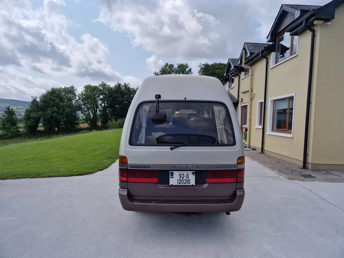 1992 Toyota Hiace Wagon Grand Cabin G - Image 3