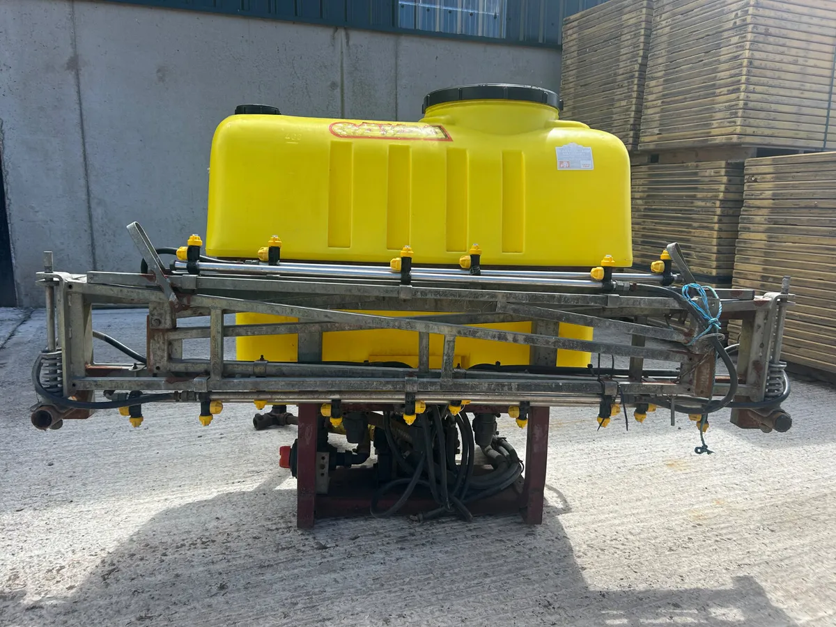 Gayza 400 L crop sprayer - Image 1