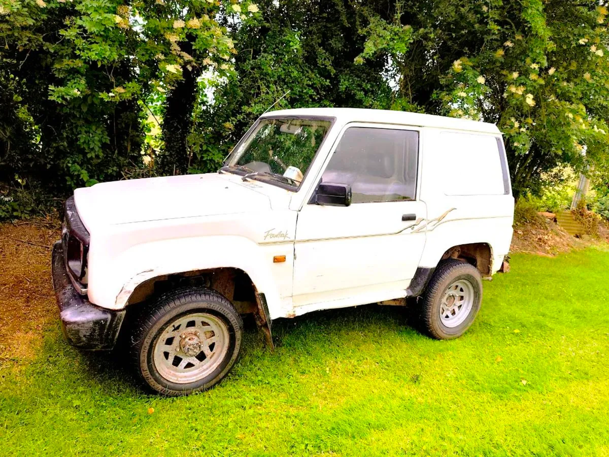Vintage daihatsu fourtrak - Image 2