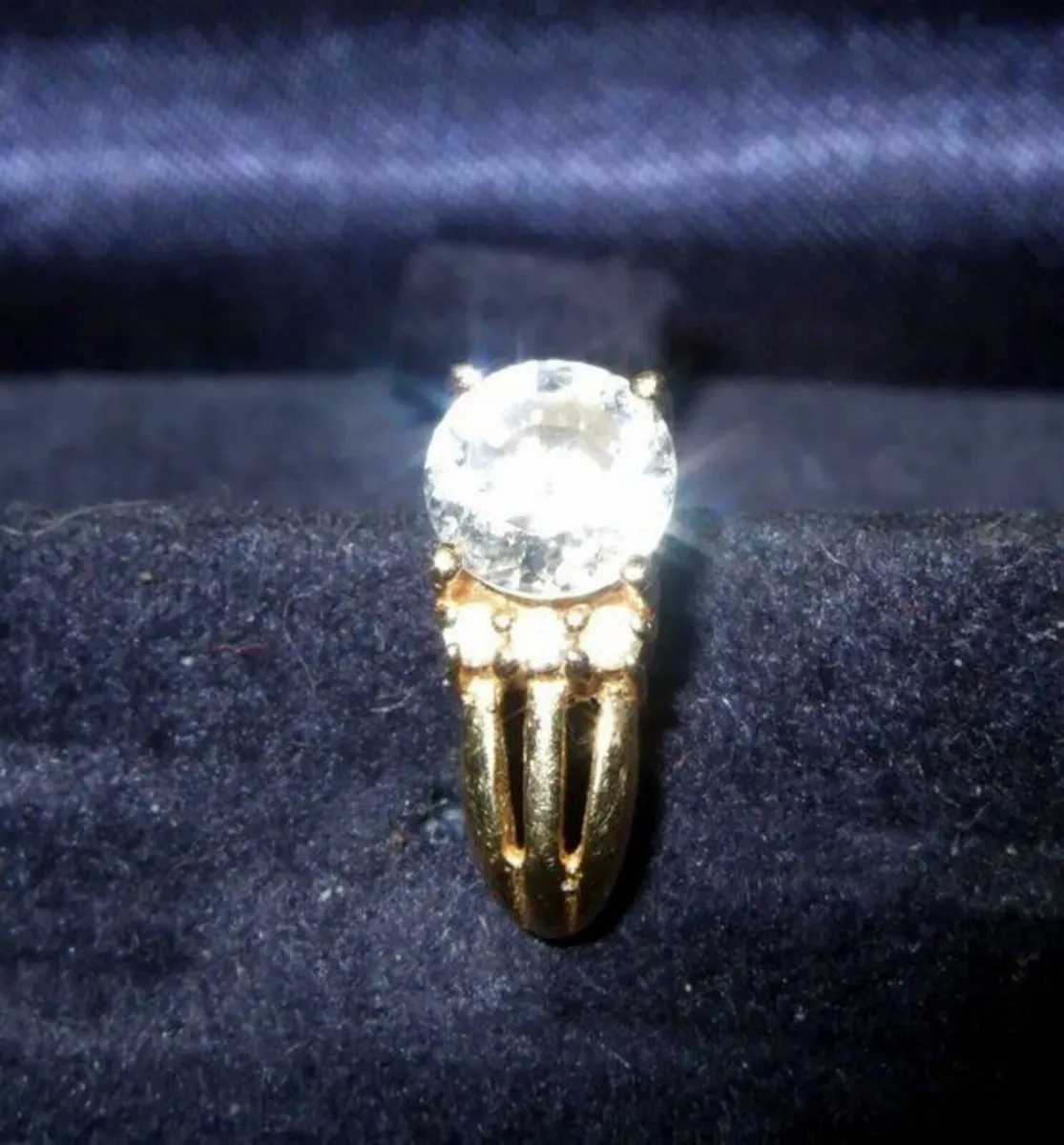 Vintage 14ct Gold Sapphire Gentleman's Ear Stud - Image 1