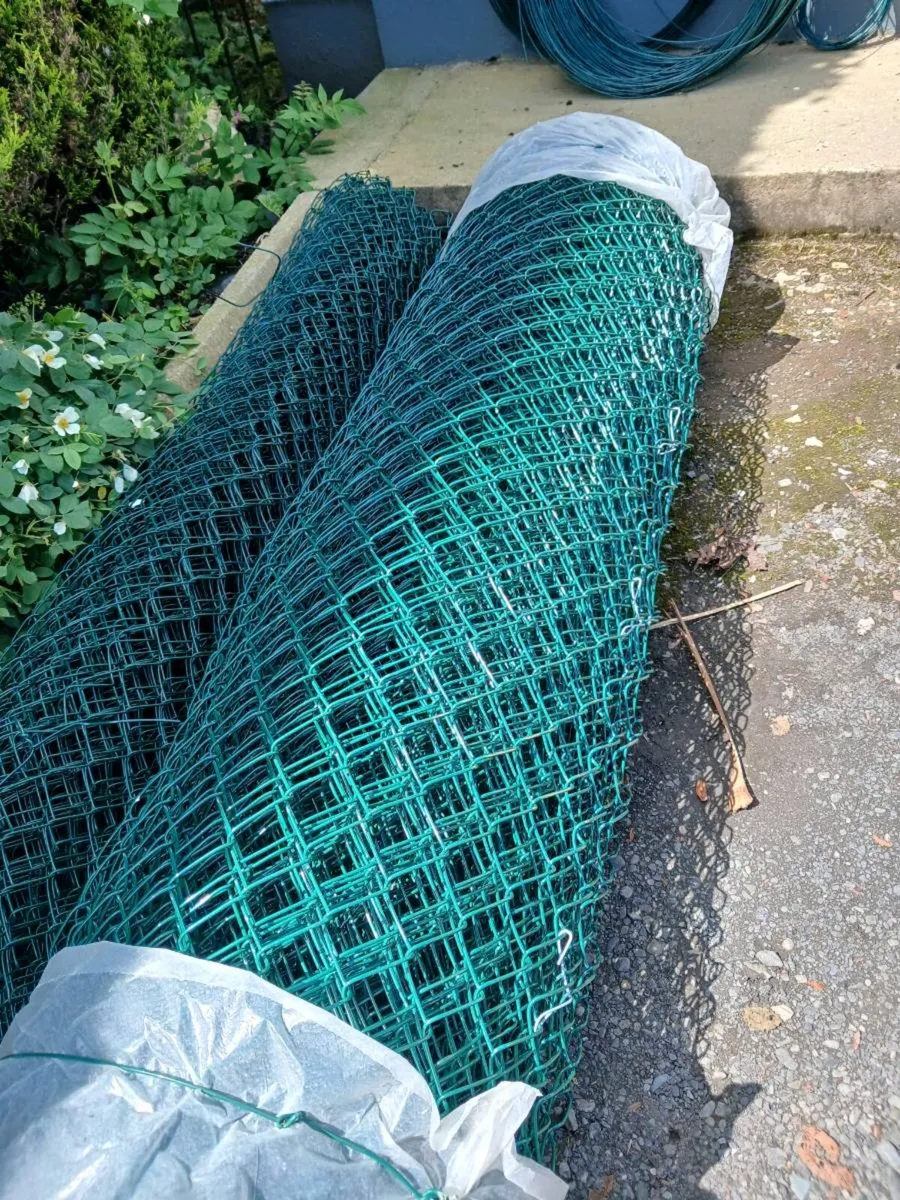 Green pvc coated 6ft fencing - Image 1