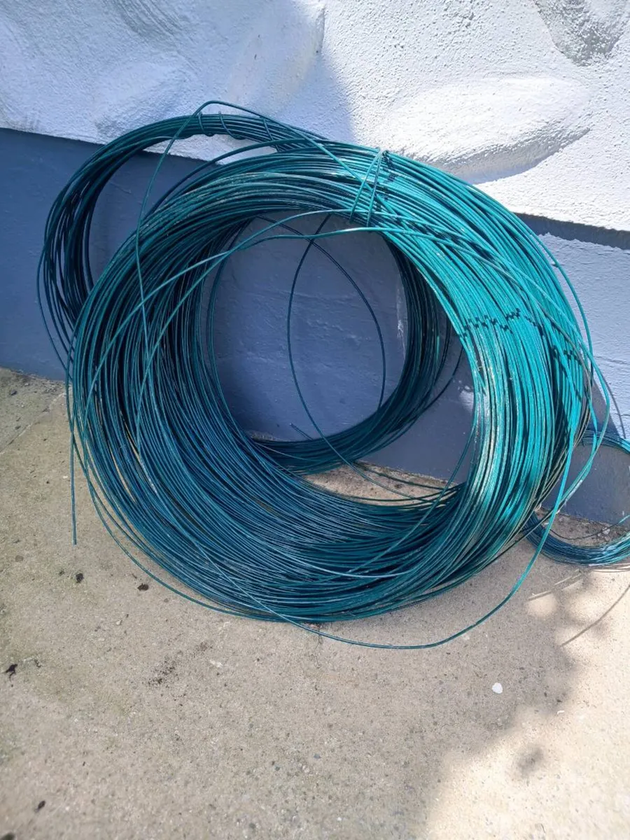 Green pvc coated 6ft fencing - Image 2