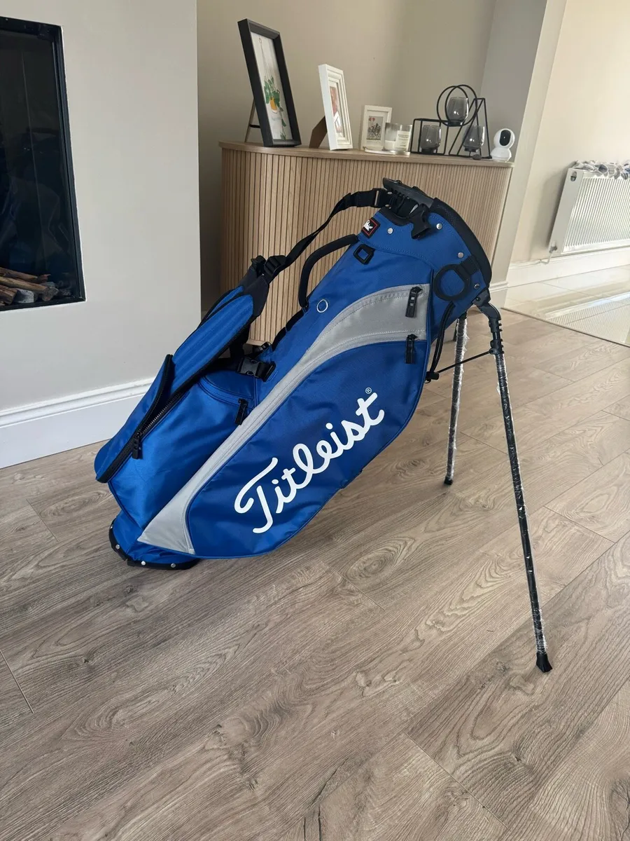 Titleist players 4 bag brand new - Image 1