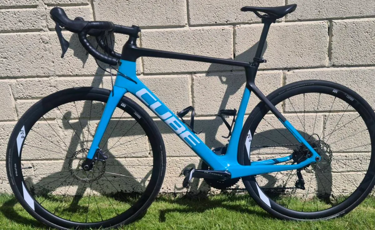 ROAD BIKE CUBE AGREE C62 RACE Carbon Frame - Image 1