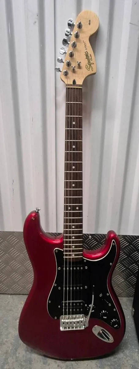 Squier Affinty HSS Strat Pack - Image 2