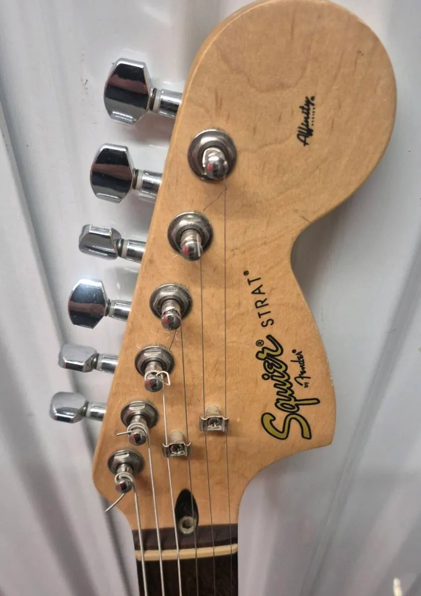 Squier Affinty HSS Strat Pack - Image 4