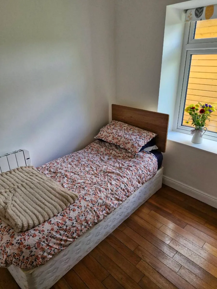 Bed - Image 1