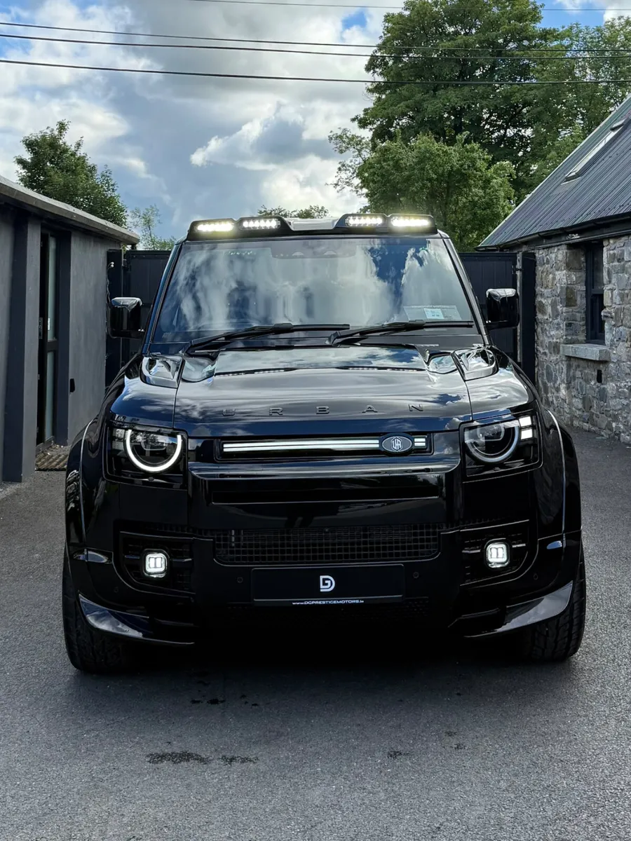 261 LAND ROVER DEFENDER 90 X DYNAMIC URBAN - Image 3
