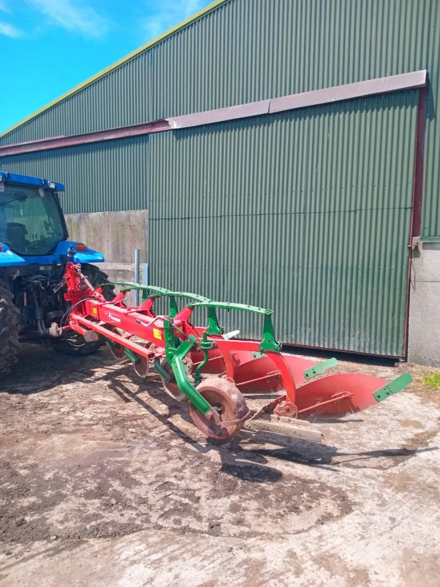 Kverneland 4 furrow vary width plough - Image 3