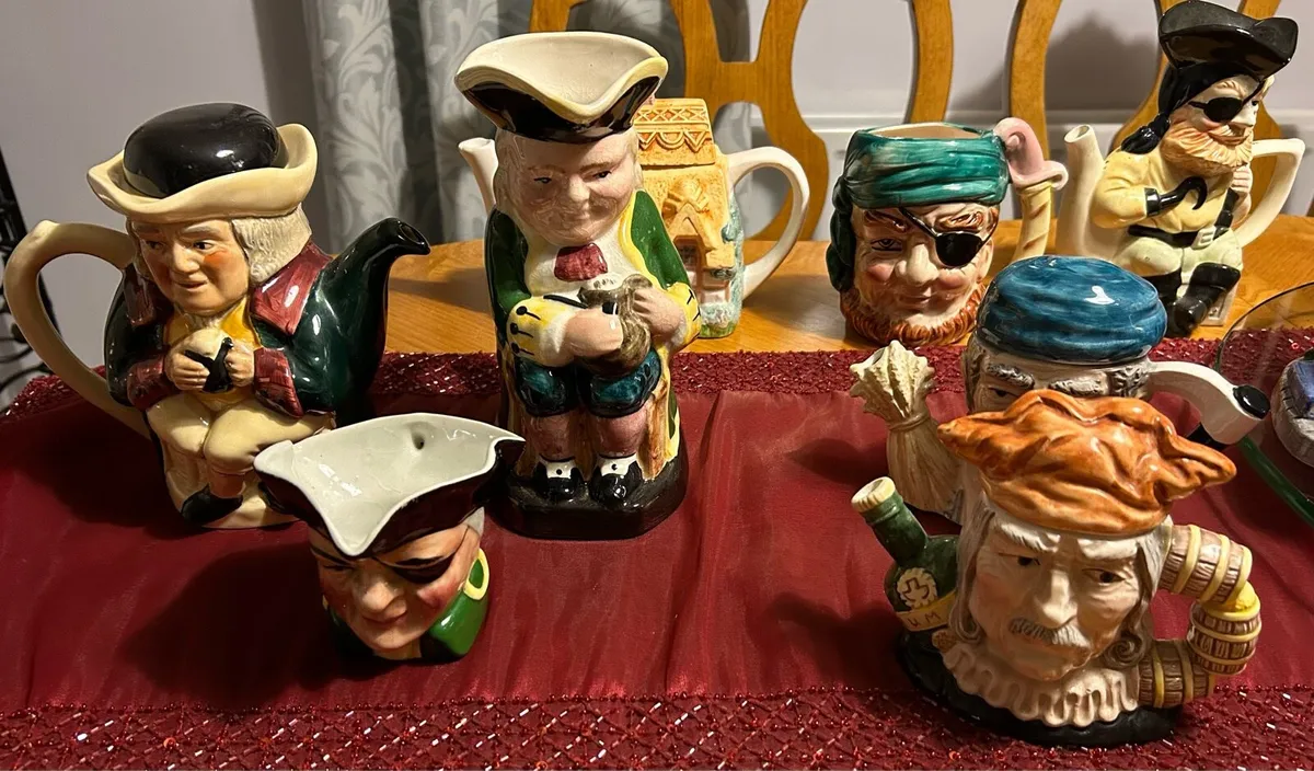 14 Figures Teapots & water jugs - Image 3