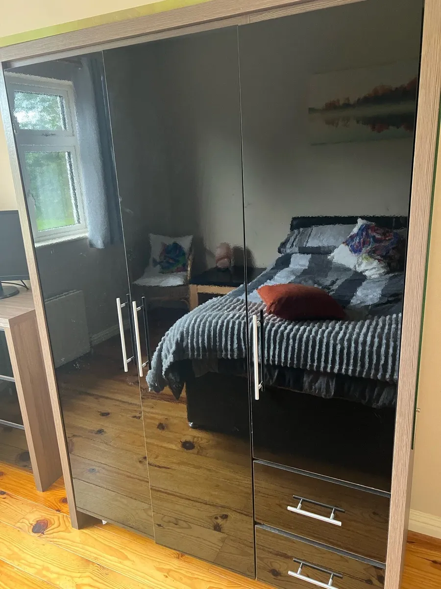 Bedroom set - Image 2