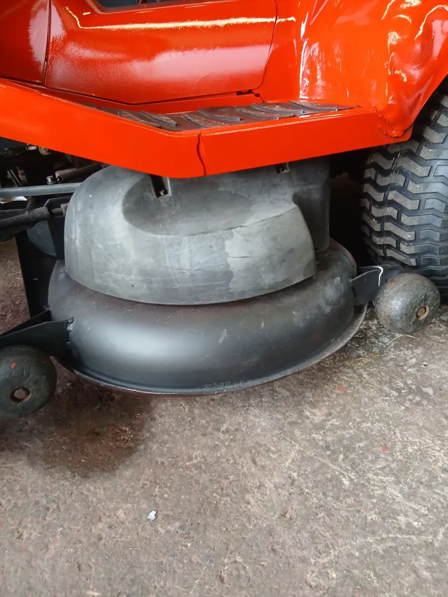 Ride on lawnmower - Image 4